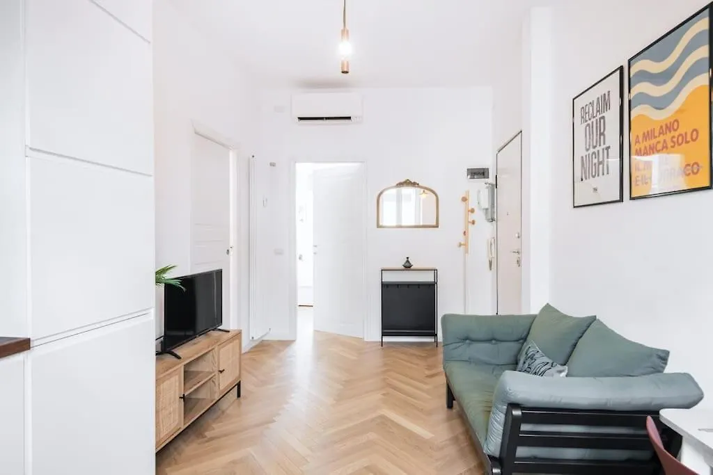 Easylife - Apartment With Balcony Near Navigli Milano 0*,