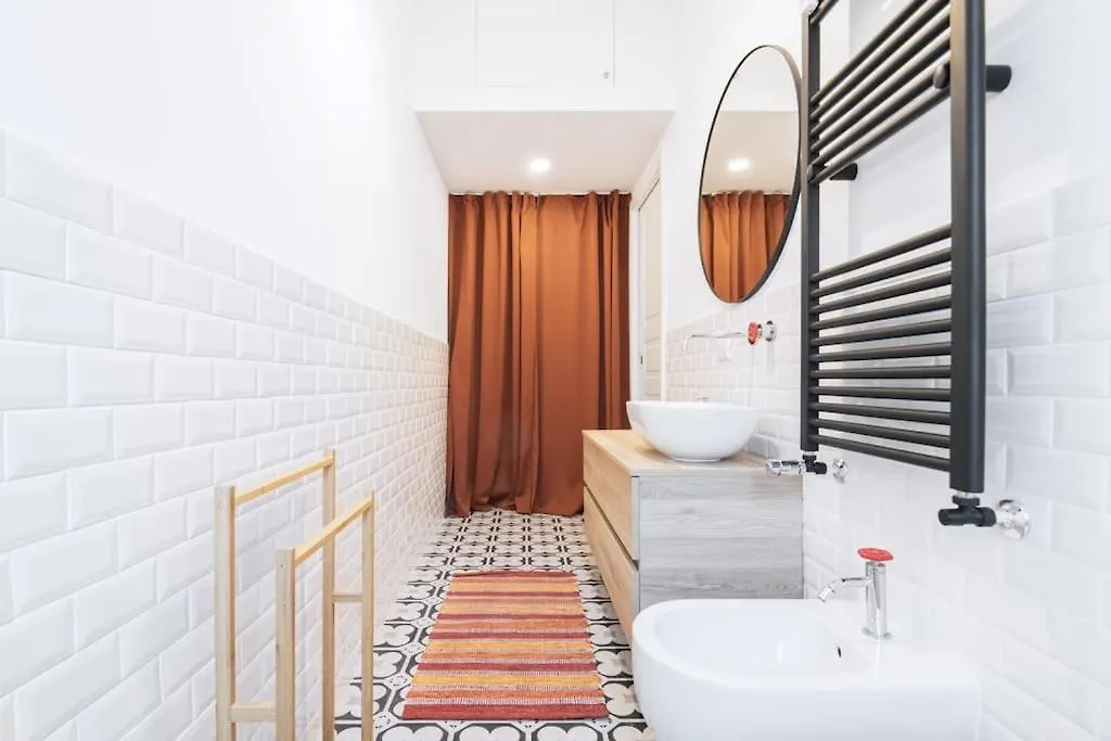 Easylife - Apartment With Balcony Near Navigli Milan Italy
